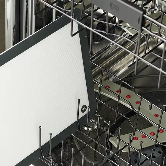 Food Network™ 1/2-Sheet Silicone Baking Mat 5 Food Network™ 1/2-Sheet Silicone Baking Mat - Image 3