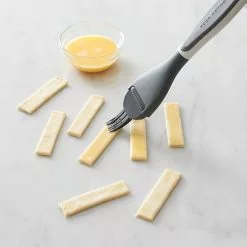 Food Network™ Reversible Basting Brush -Food Network Shop unnamed file 1177